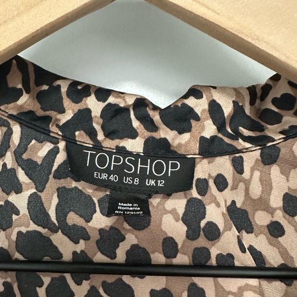 Topshop Leopard Print Satin Button-Front Crop Top Size 8 - Picture 2 of 3